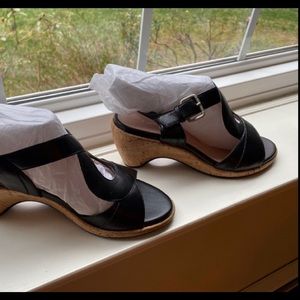 Taryn Rose Marianna Soft Napa Black  Size 8